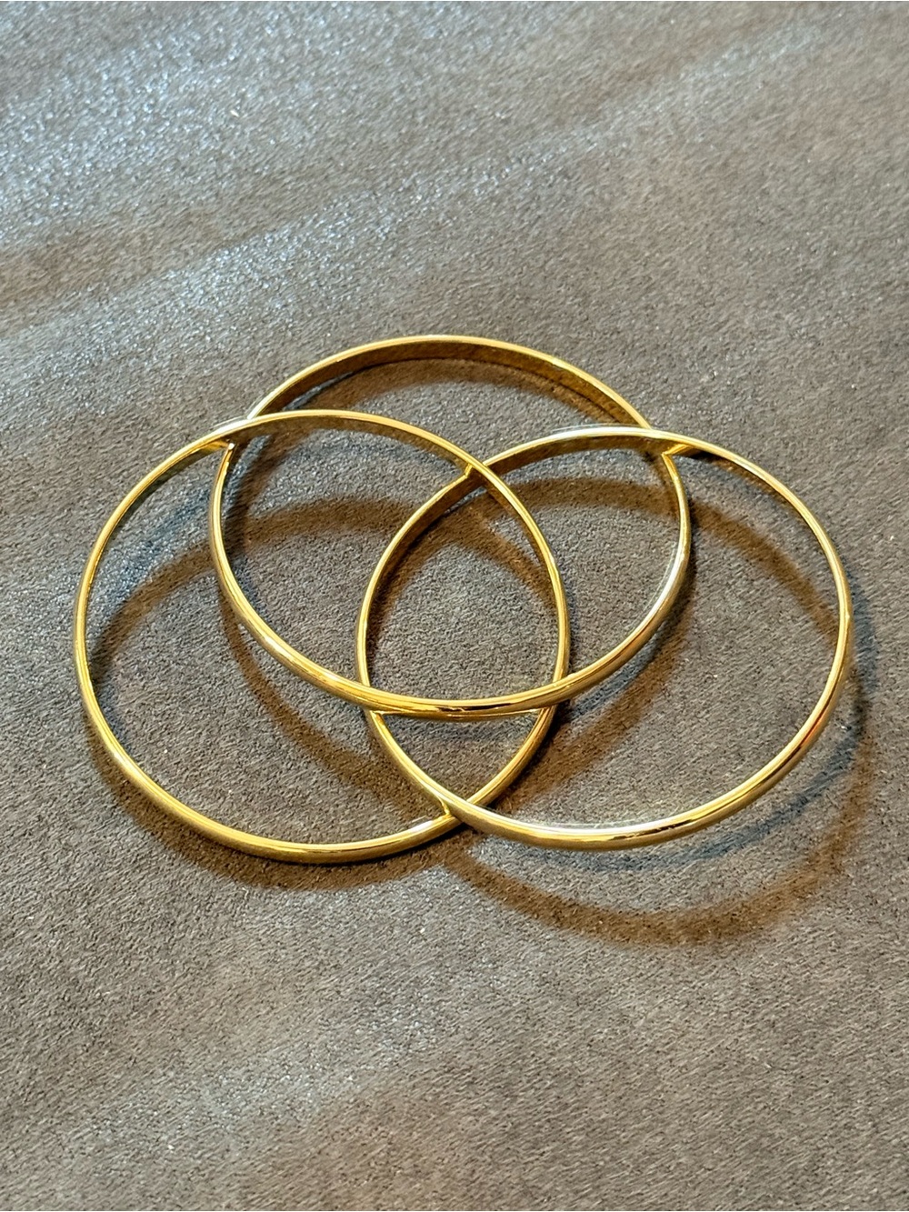 Three Interlocking Gold Bangles Women’s Bracelet